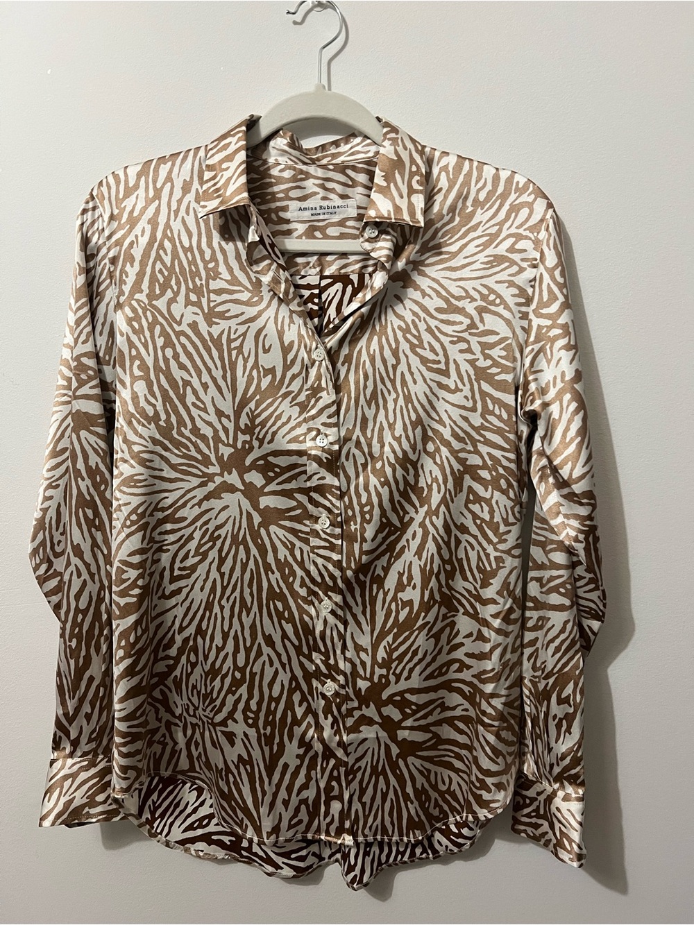 Amina Rubinacci silk blouse. Made in Italy